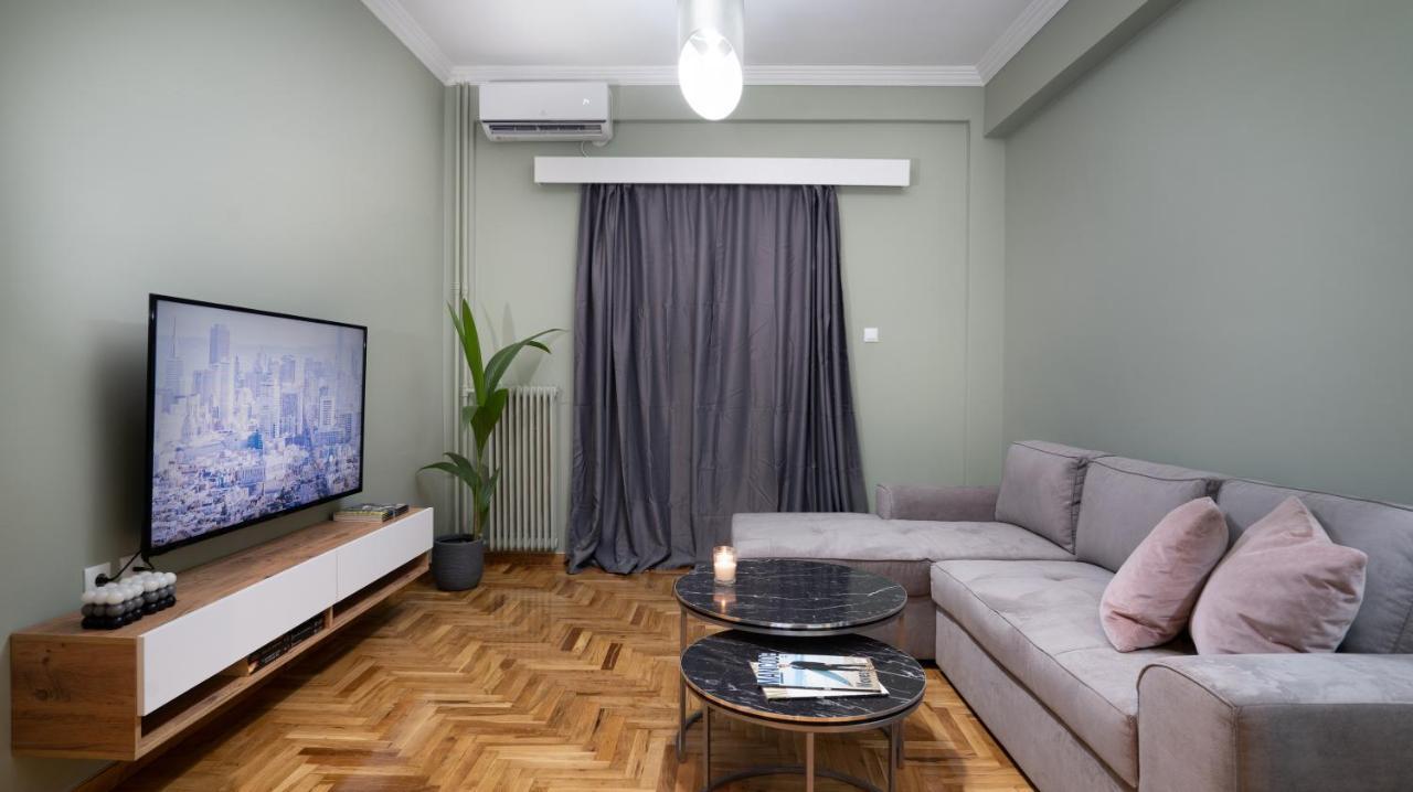 City Center Apt. On A Traffic Free Street Афины Экстерьер фото